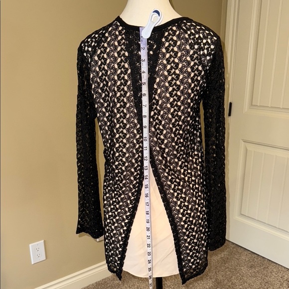 Design Lab Lord & Taylor Black Lace Blouse with Gold Lining - Picture 6 of 12